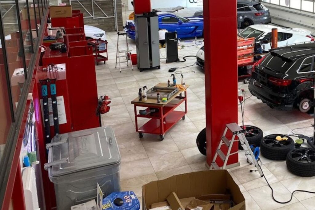Werkstatteinrichtung für die Auto-Garage