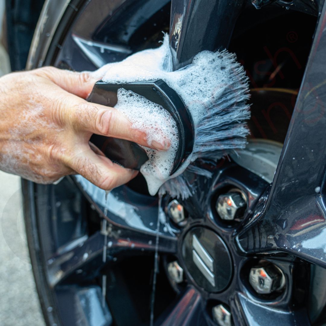 All-Purpose Brush von Alphaline – Vielseitige Reinigungsbürste für Felgen und Radkästen