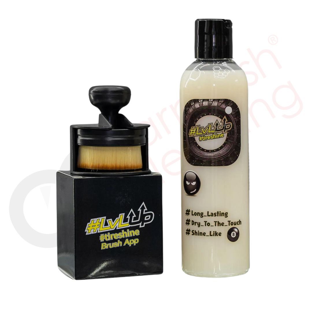 Ein schwarzer Reifen mit glänzender Oberfläche, der von LVL UP Reifenglanz behandelt wurde.