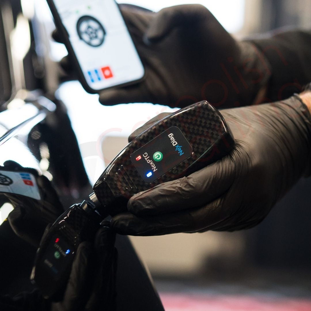 NexDiag NexPTG PRO Carbon Lackschichtdickenmessgerät um den Lack zu messen