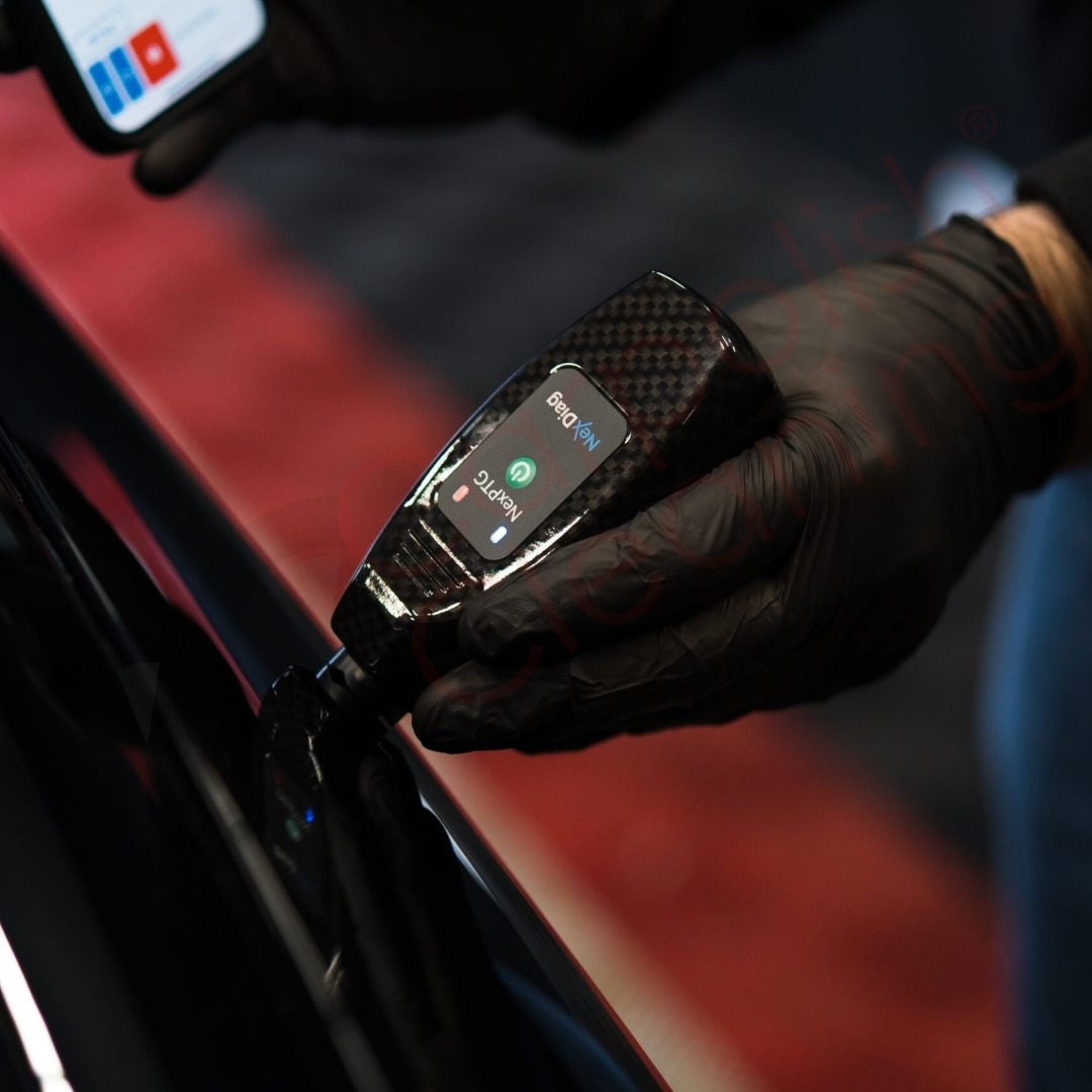 NexDiag NexPTG PRO Carbon Lackschichtdickenmessgerät um den Lack zu messen
