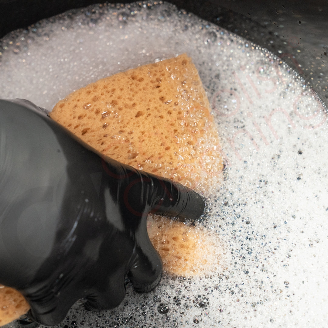 THE FINISHER MagicShampoo – Glanzshampoo für Fahrzeuglack mit schmutzabweisender, hydrophober Schutzschicht, sorgt für strahlenden Glanz und Lackschutz.